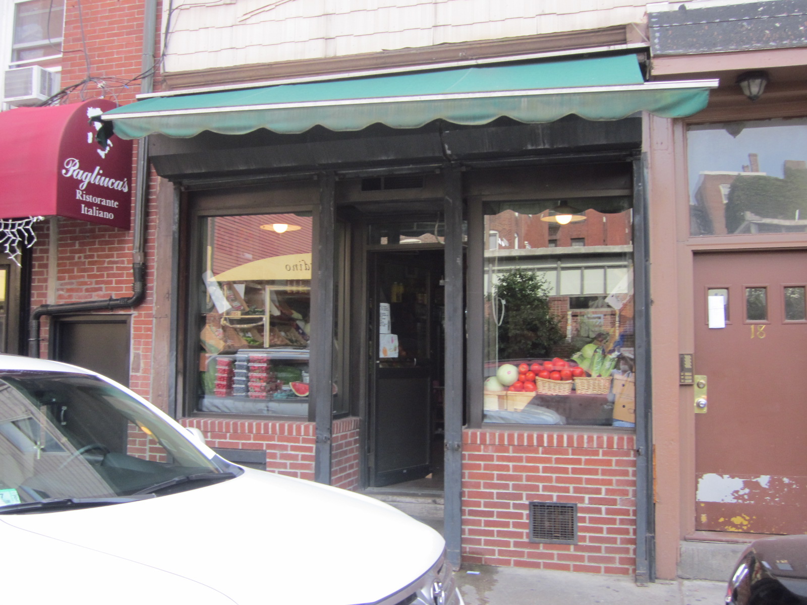 Alba Produce, from the outside