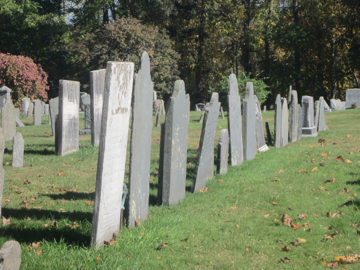 old graves in Woodstock, CT